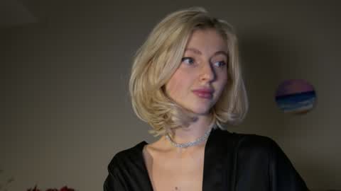 Snapshot of yournaughtymiss chatting on 12.15.24 Eva online show from 12.15.24