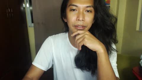 Snapshot of yourpinoy chatting on 12.04.24 Iring online show from 12.04.24