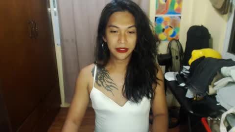 Snapshot of yourpinoy chatting on 12.23.24 Iring online show from 12.23.24