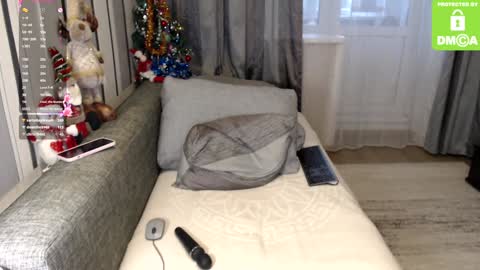 Snapshot of yourplanetoflove chatting on 12.28.24 matypleazure online show from 12.28.24