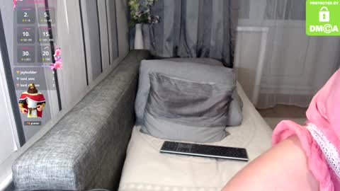 Snapshot of yourplanetoflove chatting on 01.26.25 matypleazure online show from 01.26.25