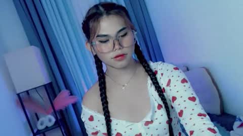 Snapshot of yourprettyblythe_ts chatting on 03.11.26 yourprettyblythe_ts online show from 03.11.26