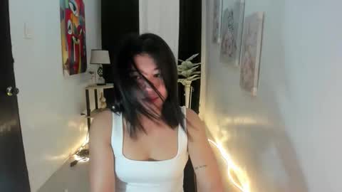 Snapshot of yourprettytrish chatting on 10.26.25 Trish online show from 10.26.25