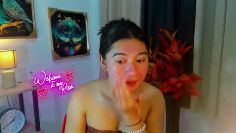 Snapshot of yourprettytrish chatting on 11.08.25 Trish online show from 11.08.25