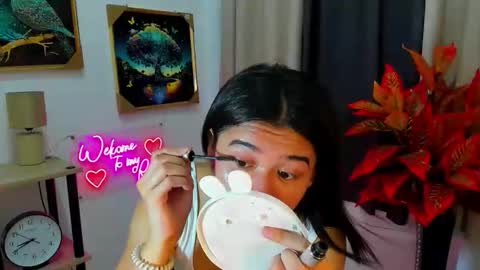 Snapshot of yourprettytrish chatting on 11.28.25 Trish online show from 11.28.25