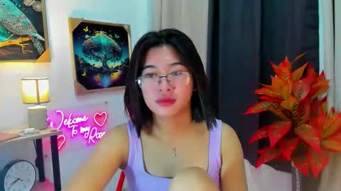 Snapshot of yourprettytrish chatting on 12.05.25 Trish online show from 12.05.25