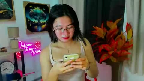 Snapshot of yourprettytrish chatting on 12.15.25 Trish online show from 12.15.25