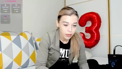 Snapshot of yoursoul_mila chatting on 03.11.25 yoursoul_mila online show from 03.11.25