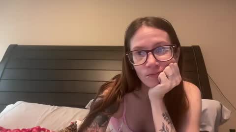 Snapshot of yourstrulylivy chatting on 12.30.24 yourstrulylivy online show from 12.30.24
