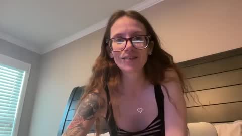 Snapshot of yourstrulylivy chatting on 02.21.25 yourstrulylivy online show from 02.21.25