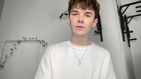 Snapshot of yoursweetyguy chatting on 12.02.25 yoursweetyguy online show from 12.02.25