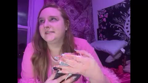 Snapshot of yourthickgingergoddess chatting on 12.23.25 yourthickgingergoddess online show from 12.23.25