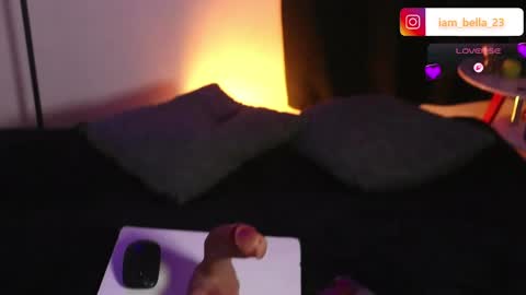 Bella- Independert Model online show from 04.16.26