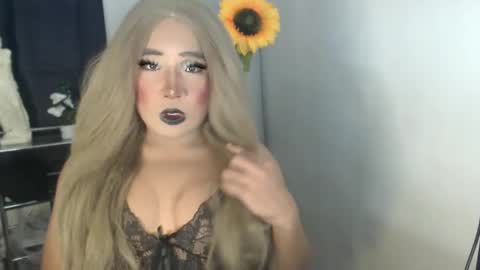 Snapshot of yourtransjeen chatting on 02.25.25 Jeen online show from 02.25.25