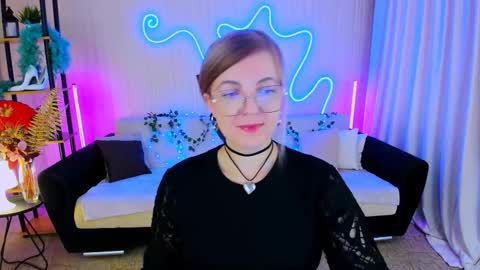 Snapshot of youruniverser chatting on 09.17.25 Alice online show from 09.17.25