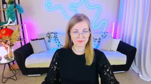 Snapshot of youruniverser chatting on 09.19.25 Alice online show from 09.19.25