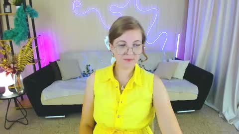 Snapshot of youruniverser chatting on 09.22.25 Alice online show from 09.22.25