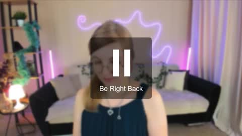 Snapshot of youruniverser chatting on 11.10.25 Alice online show from 11.10.25