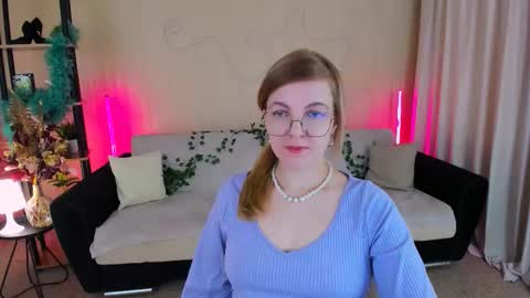 Snapshot of youruniverser chatting on 11.17.25 Alice online show from 11.17.25