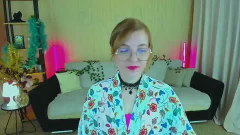 Snapshot of youruniverser chatting on 11.30.25 Alice online show from 11.30.25