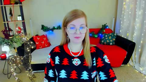 Snapshot of youruniverser chatting on 12.14.25 Alice online show from 12.14.25