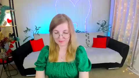 Snapshot of youruniverser chatting on 06.20.26 Alice online show from 06.20.26