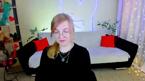 Snapshot of youruniverser chatting on 07.10.26 Alice online show from 07.10.26