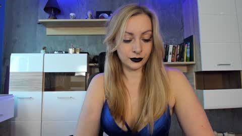 YourVenus00 -Follow my OF online show from 01.07.25