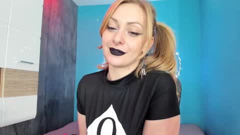 YourVenus00 -Follow my OF online show from 01.21.25