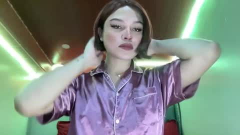 Snapshot of yourwildestdreamgirl chatting on 06.17.26 ANDREA online show from 06.17.26