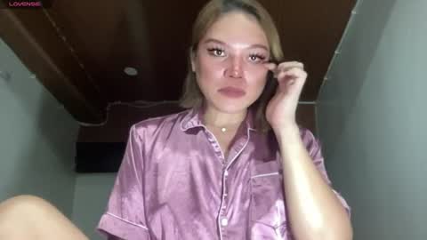 Snapshot of yourwildestdreamgirl chatting on 06.23.26 ANDREA online show from 06.23.26