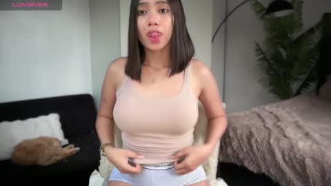 Snapshot of yowginethegreat chatting on 12.08.24 YowgineTheGreat online show from 12.08.24