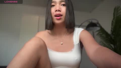 Snapshot of yowginethegreat chatting on 12.31.24 YowgineTheGreat online show from 12.31.24