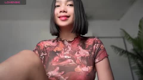 Snapshot of yowginethegreat chatting on 01.10.25 YowgineTheGreat online show from 01.10.25