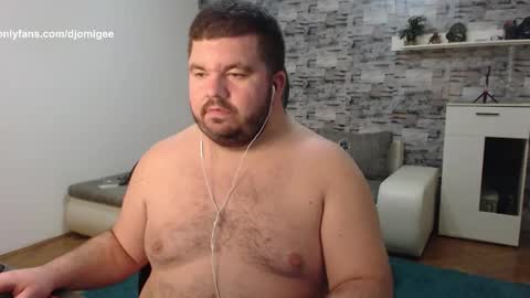 Snapshot of yugogee chatting on 10.30.25 Yugo - online show from 10.30.25