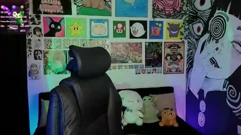    rawr   Anne Independent model      online show from 11.19.25