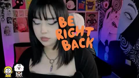    rawr   Anne Independent model      online show from 12.18.25