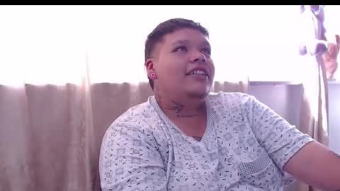 Snapshot of yulandval chatting on 12.14.25 yul and val couple online show from 12.14.25