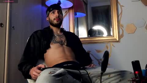 Snapshot of yulianpereira25 chatting on 12.21.24 yulian 2811 online show from 12.21.24