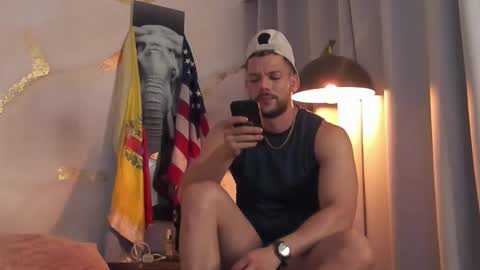 Snapshot of yulianpereira25 chatting on 01.10.26 yulian 2811 online show from 01.10.26