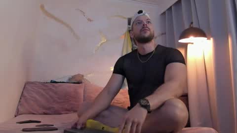 Snapshot of yulianpereira25 chatting on 01.14.26 yulian 2811 online show from 01.14.26