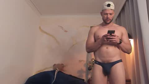 Snapshot of yulianpereira25 chatting on 03.05.26 yulian 2811 online show from 03.05.26