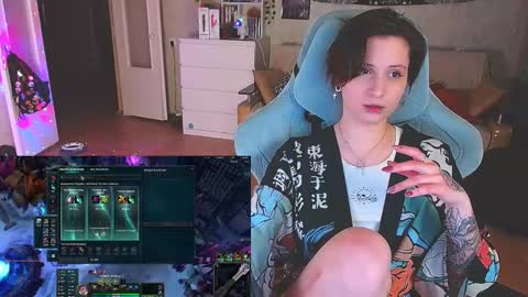 Snapshot of yum_neko_chan chatting on 03.02.25 Kris online show from 03.02.25