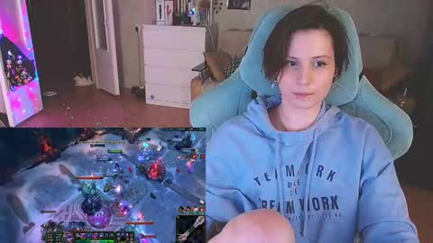 Snapshot of yum_neko_chan chatting on 03.03.25 Kris online show from 03.03.25