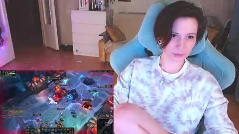 Snapshot of yum_neko_chan chatting on 03.11.25 Kris online show from 03.11.25