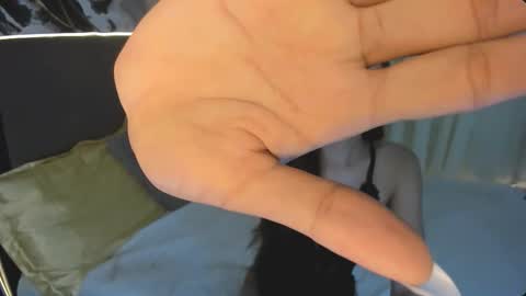 SASSY YUMI online show from 11.23.25