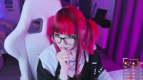 Yumi 3 online show from 11.16.25