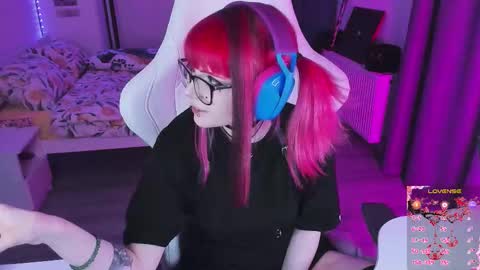 Yumi 3 online show from 12.17.25