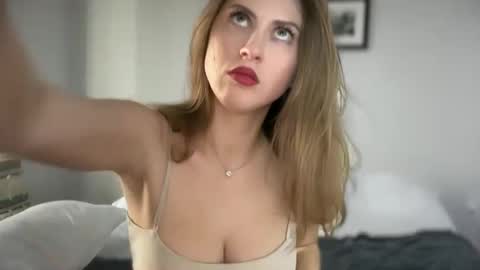 Snapshot of yumiandwolf chatting on 01.07.25 yumiandwolf online show from 01.07.25