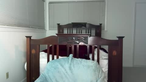 yumiandwolf online show from 12.03.25